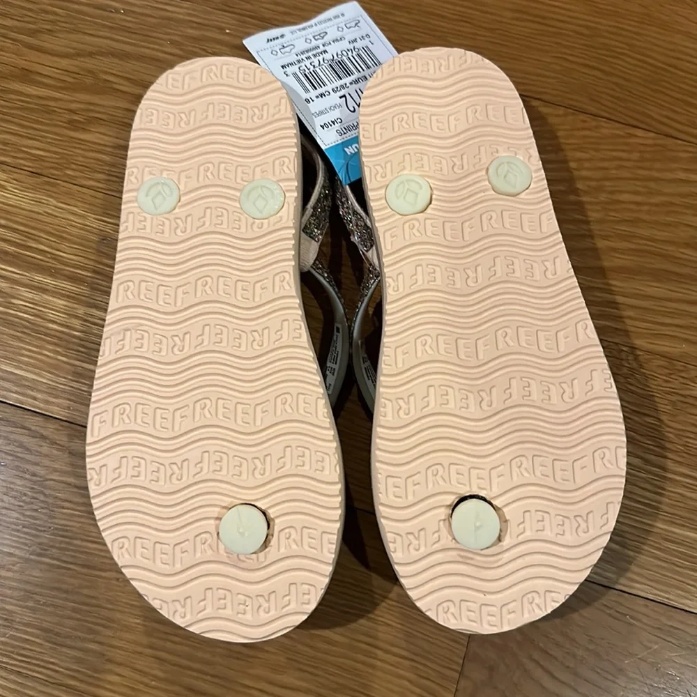Reef Girls' Stargazer Prints Flip Flops, Size 11/12